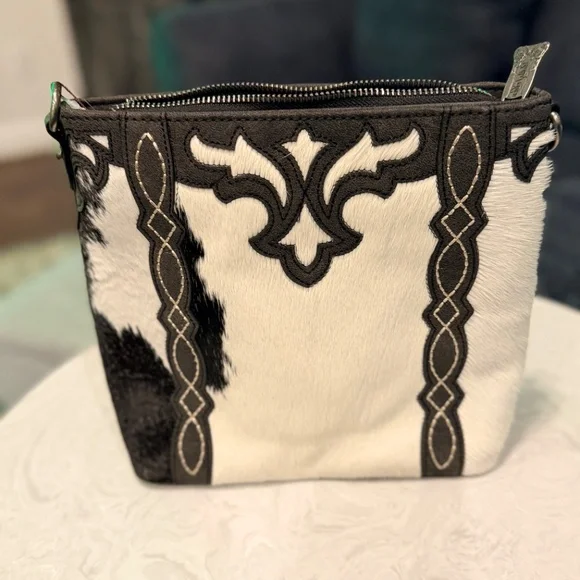 Trinity Ranch Western Hair-On Cowhide Concealed Carry Crossbody Black - Picture 2 of 6